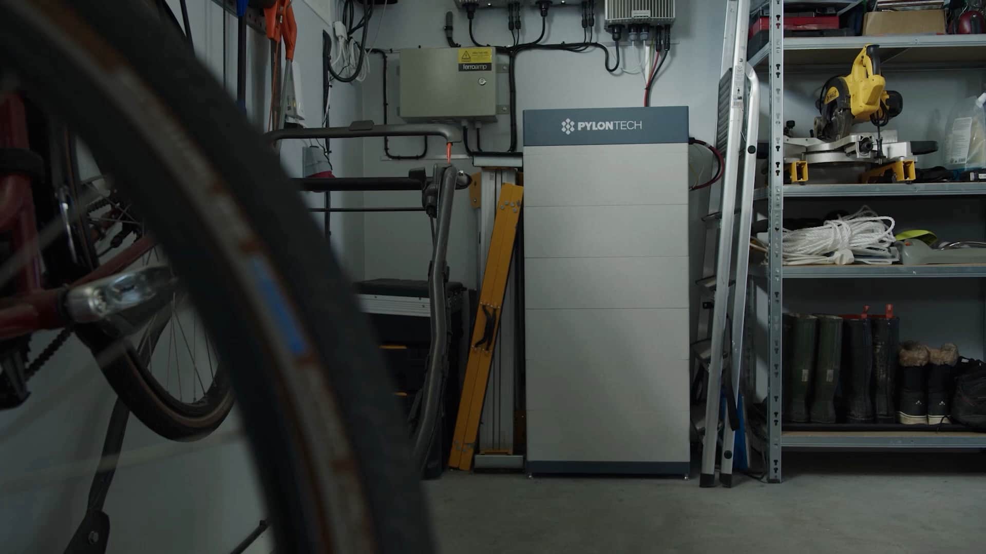 Home battery in an Elvy customer's garage